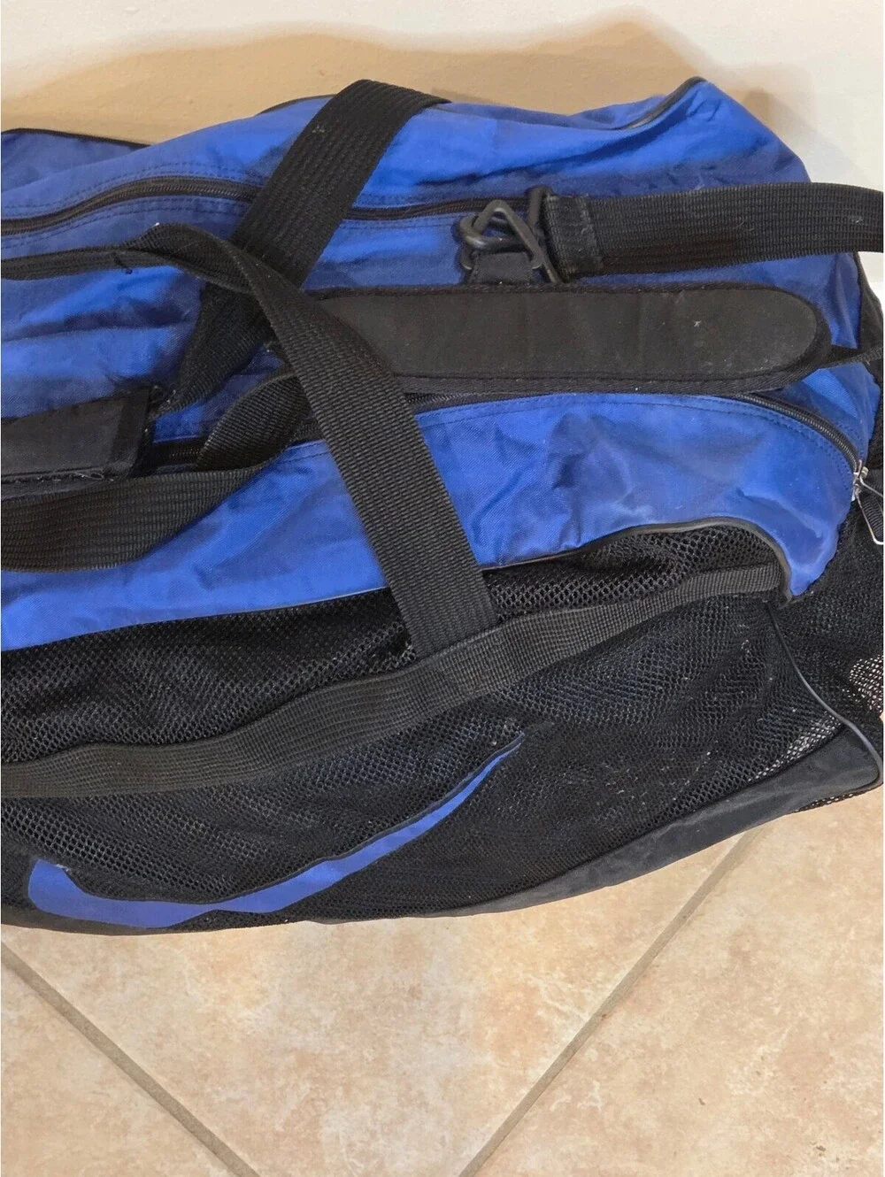 Nike Blue and Black Sports Duffel Bag 24 x 12 Mulitple Pockets